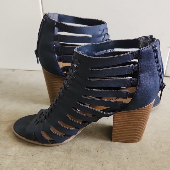 Indigo Rd Blue block Heeled Sandals with Faux Leather Cutout Design Womens 10 - Picture 6 of 8